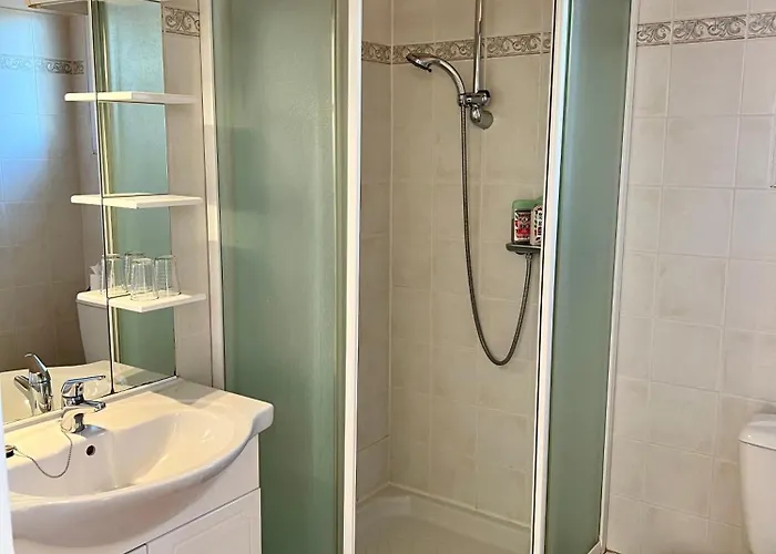 Au Bonheur Dezange Pensionat 4*